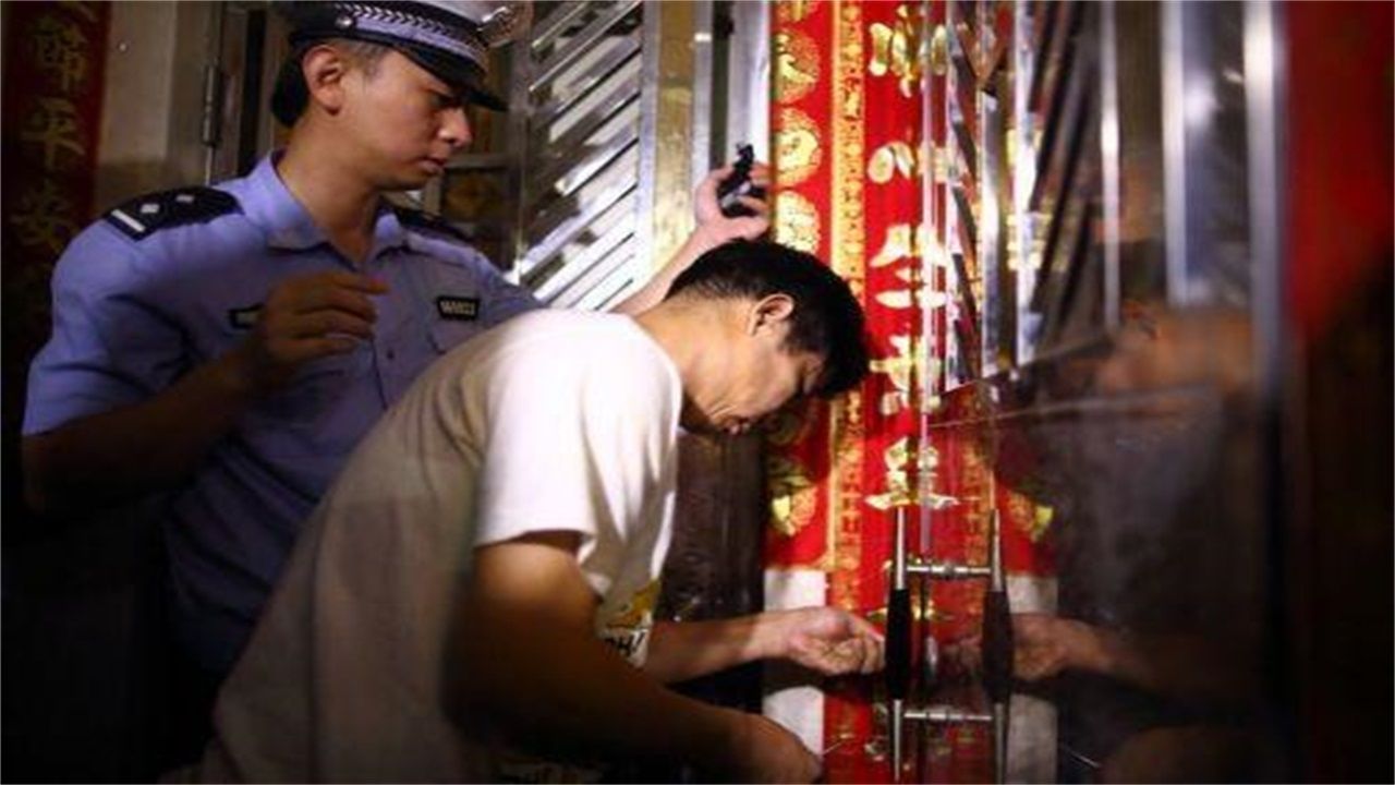 望谟开锁公司请开锁师傅开了锁后，师傅